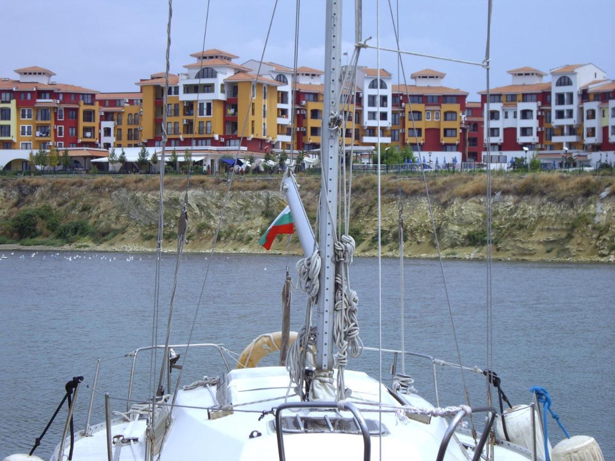 Apartment Studio Deluxe Marina Cape 4 Stars Resort 33 5 Aheloy Exterior foto